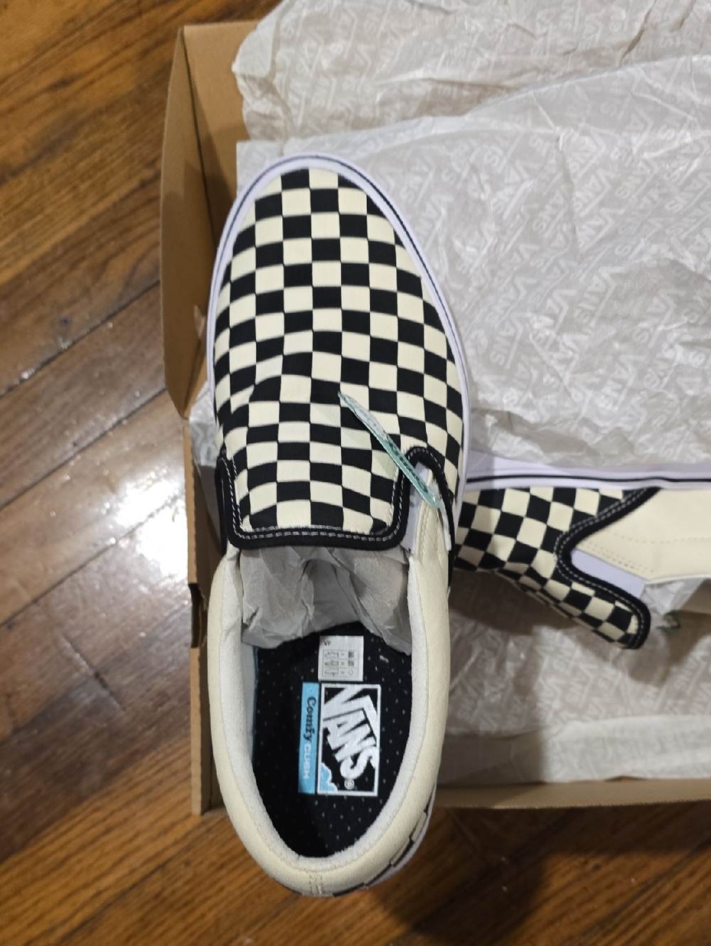 Vans - Picture 2 of 5
